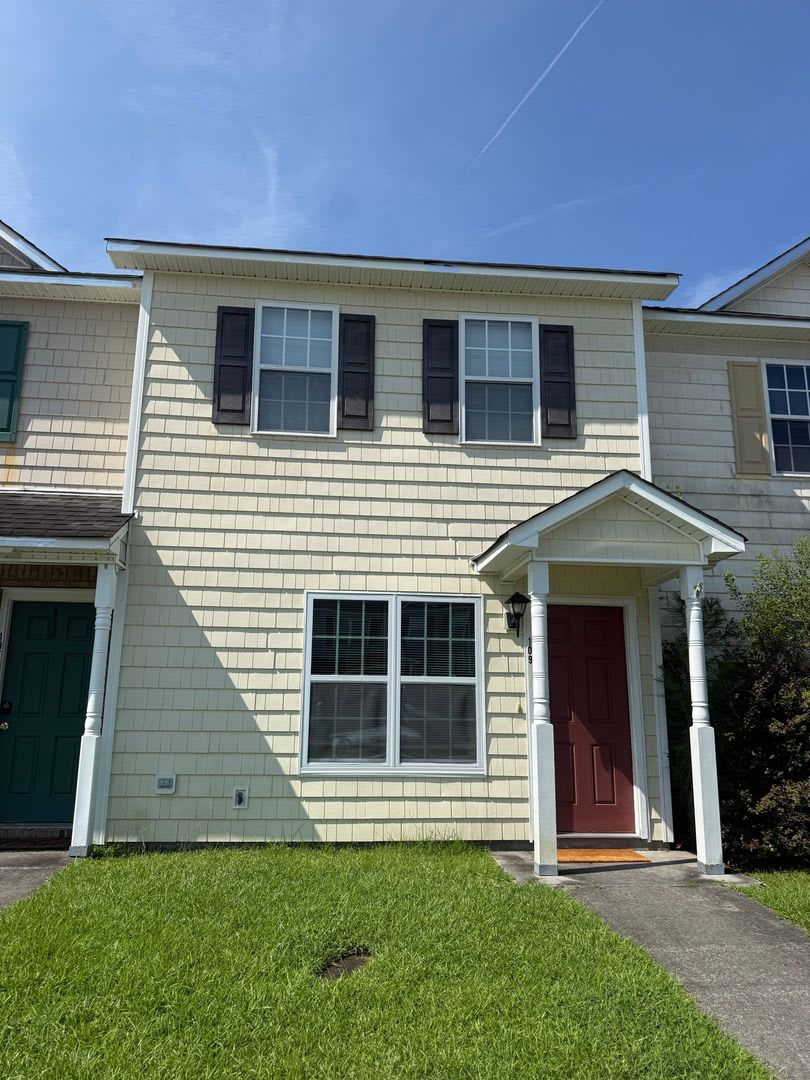 Nice 2 bedroom, 1.5 bath Townhouse – photo 1
