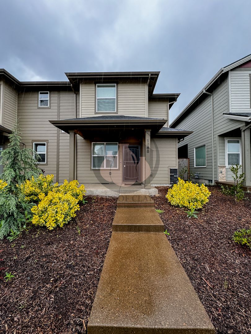 Adorable Dallas Townhome – photo 1 of 20