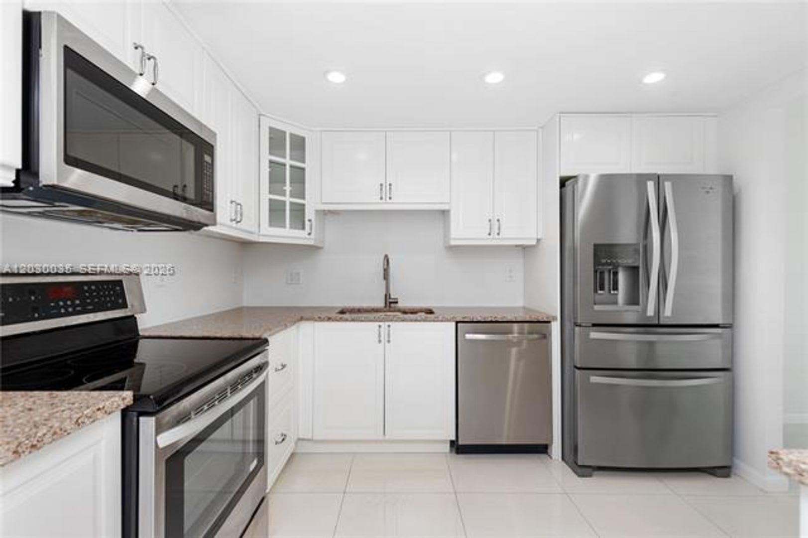 210 Sea View Dr cu-207, Key Biscayne, FL 33149 – photo 1 of 53