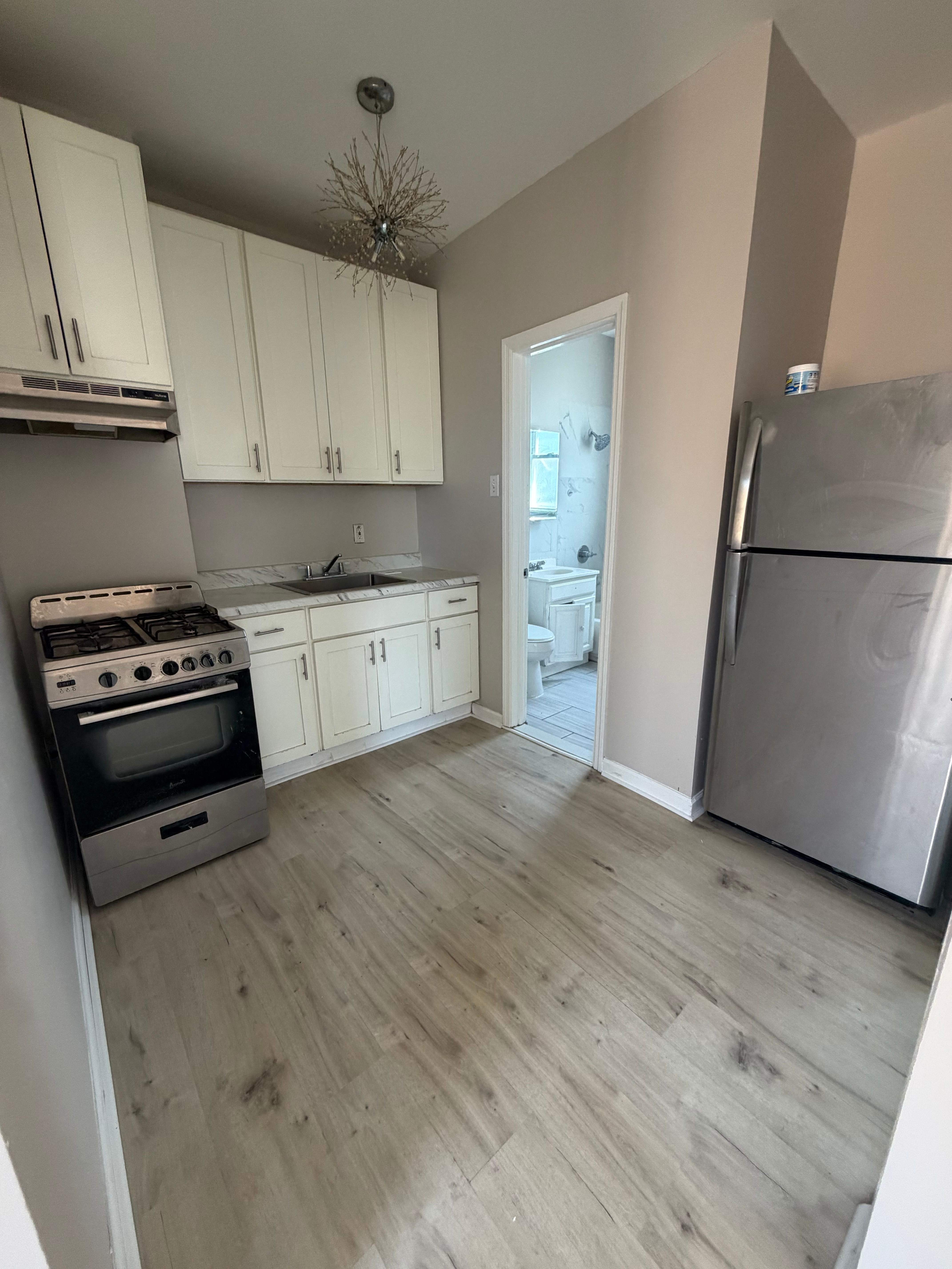 241 Duncan Ave – photo 1