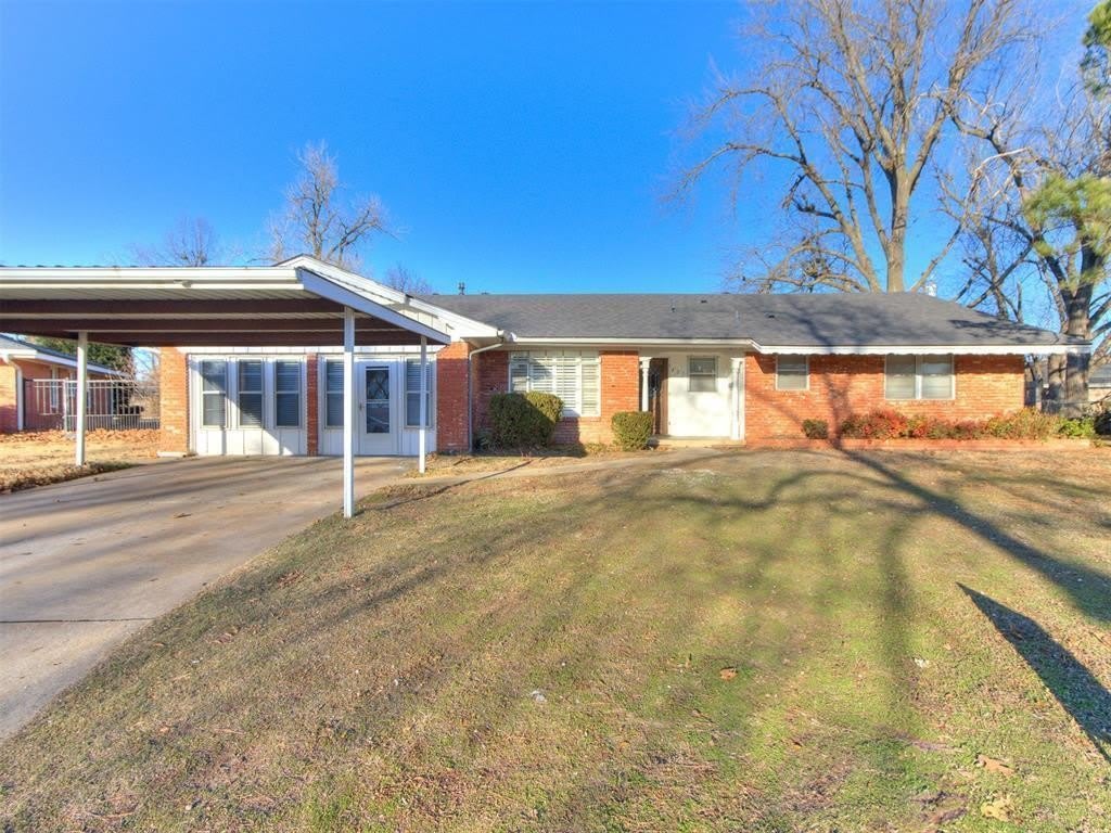 421 Foreman Avenue – photo 1