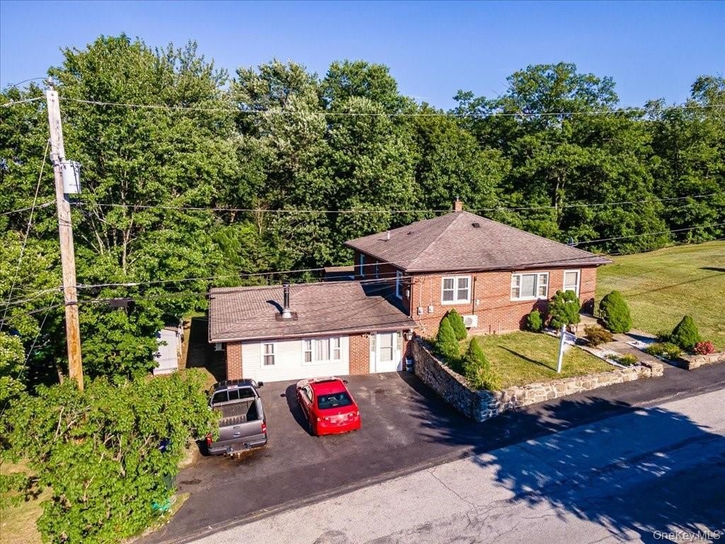 40 Summit Avenue – photo 1 of 17