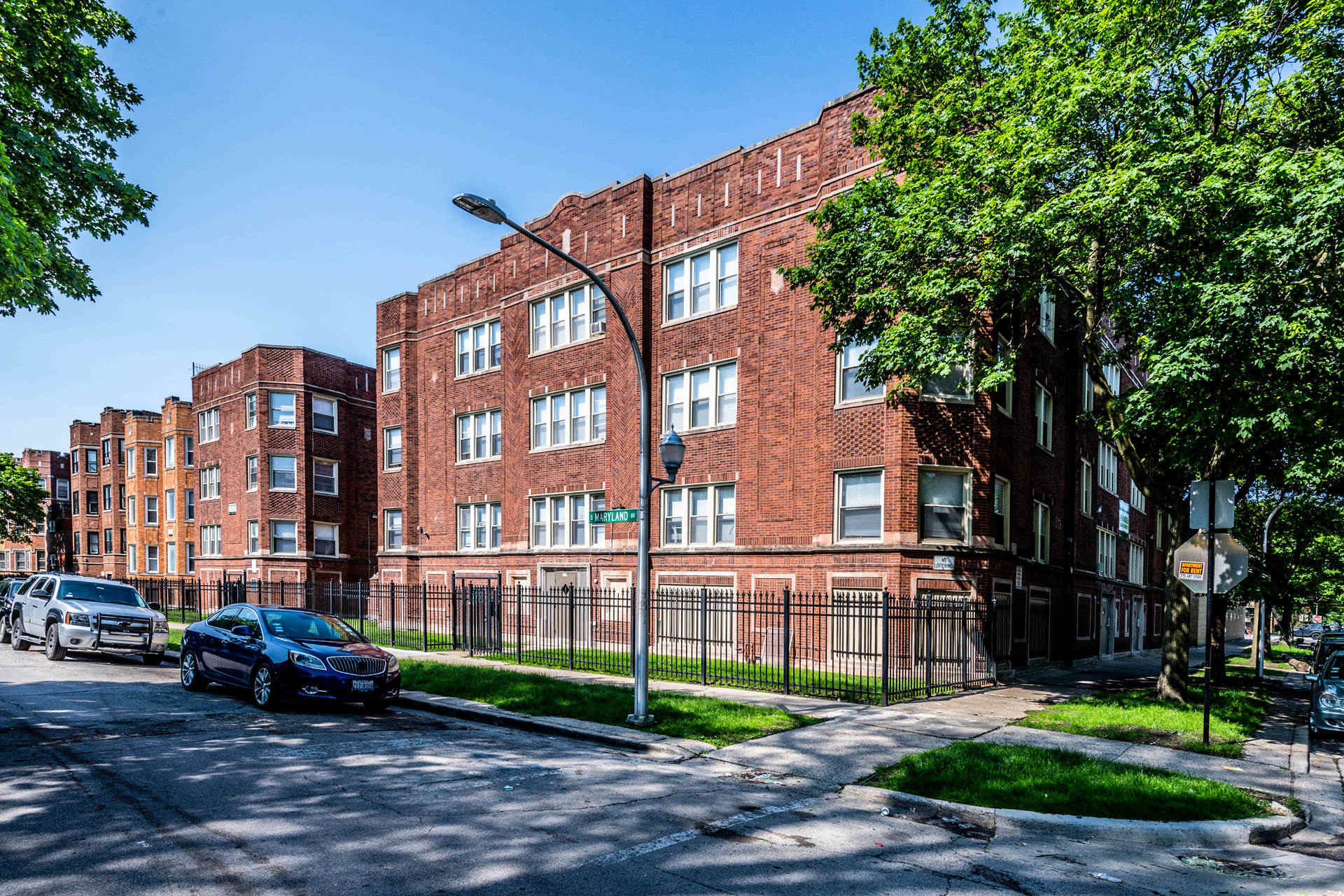 8000 S Maryland – photo 1