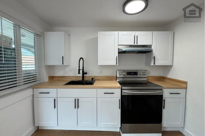 1017 East Moreland Street – photo 1