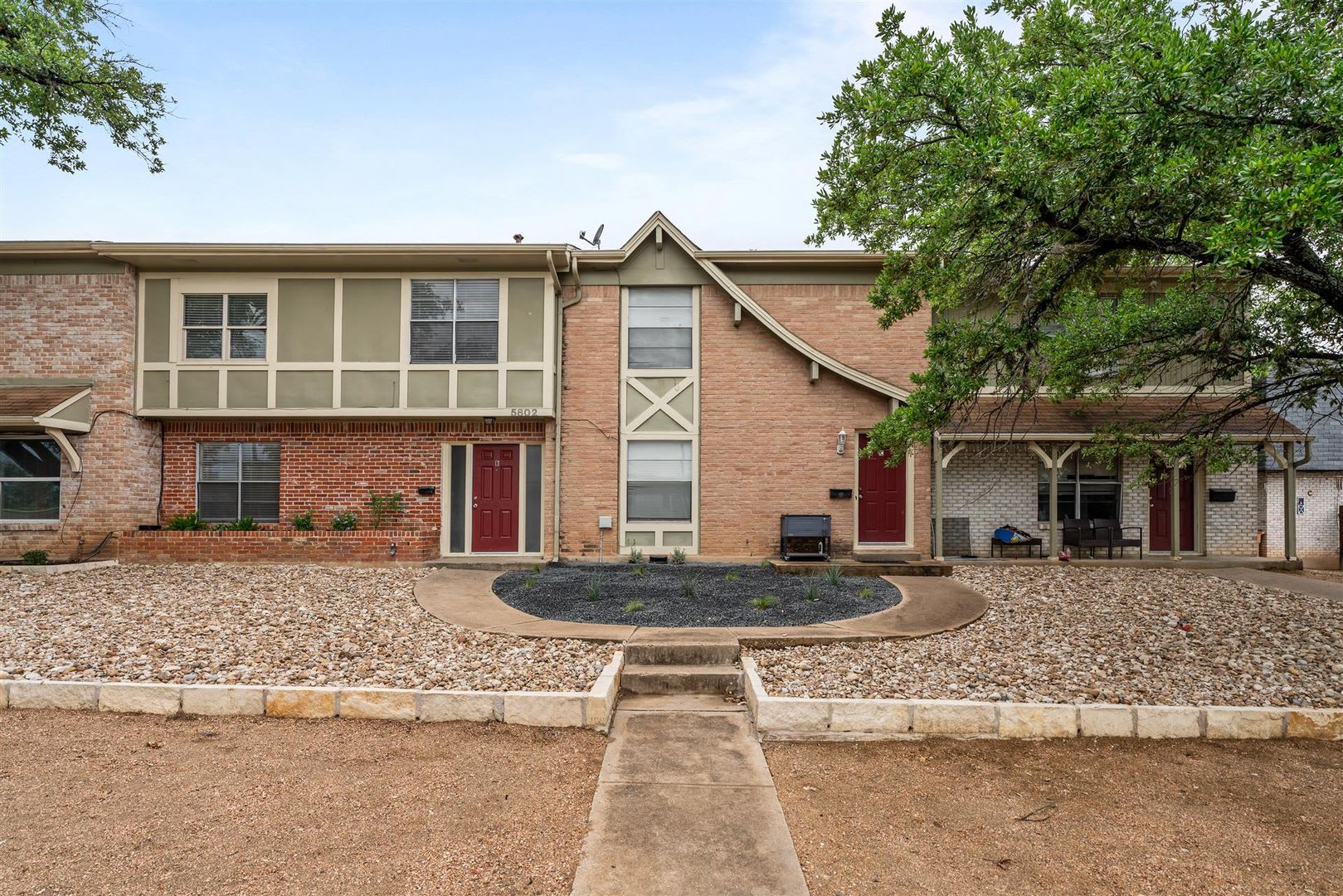 Remodeled townhouse – photo 1