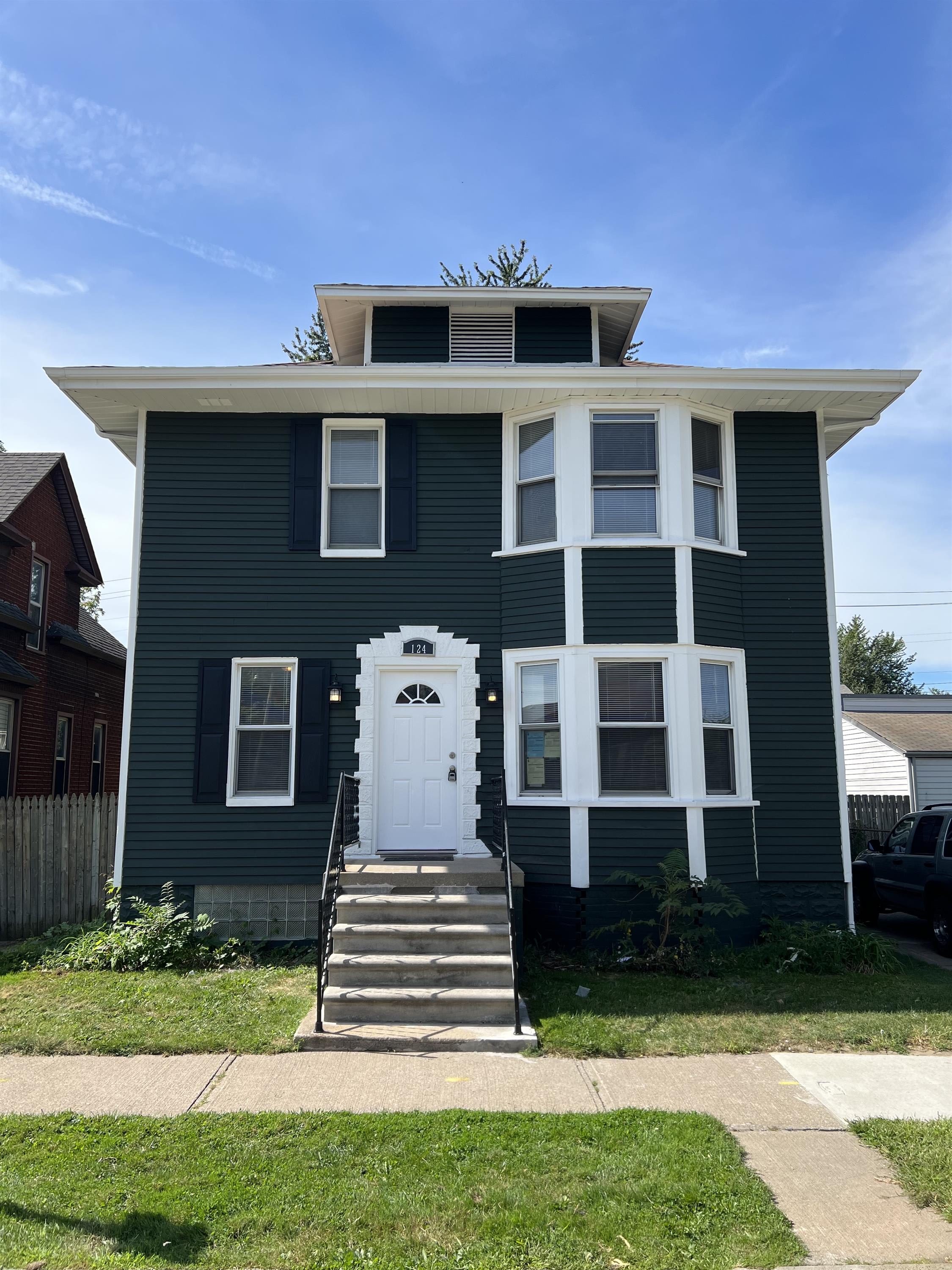 124 Oak Street – photo 1 of 13