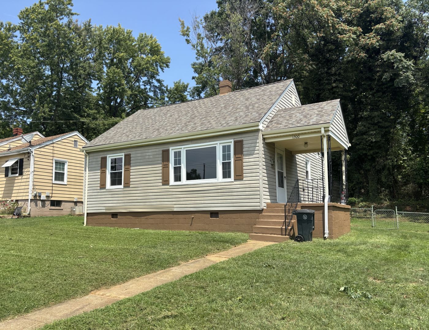 2 Bed 1 Bath House in Fort Hill – photo 1