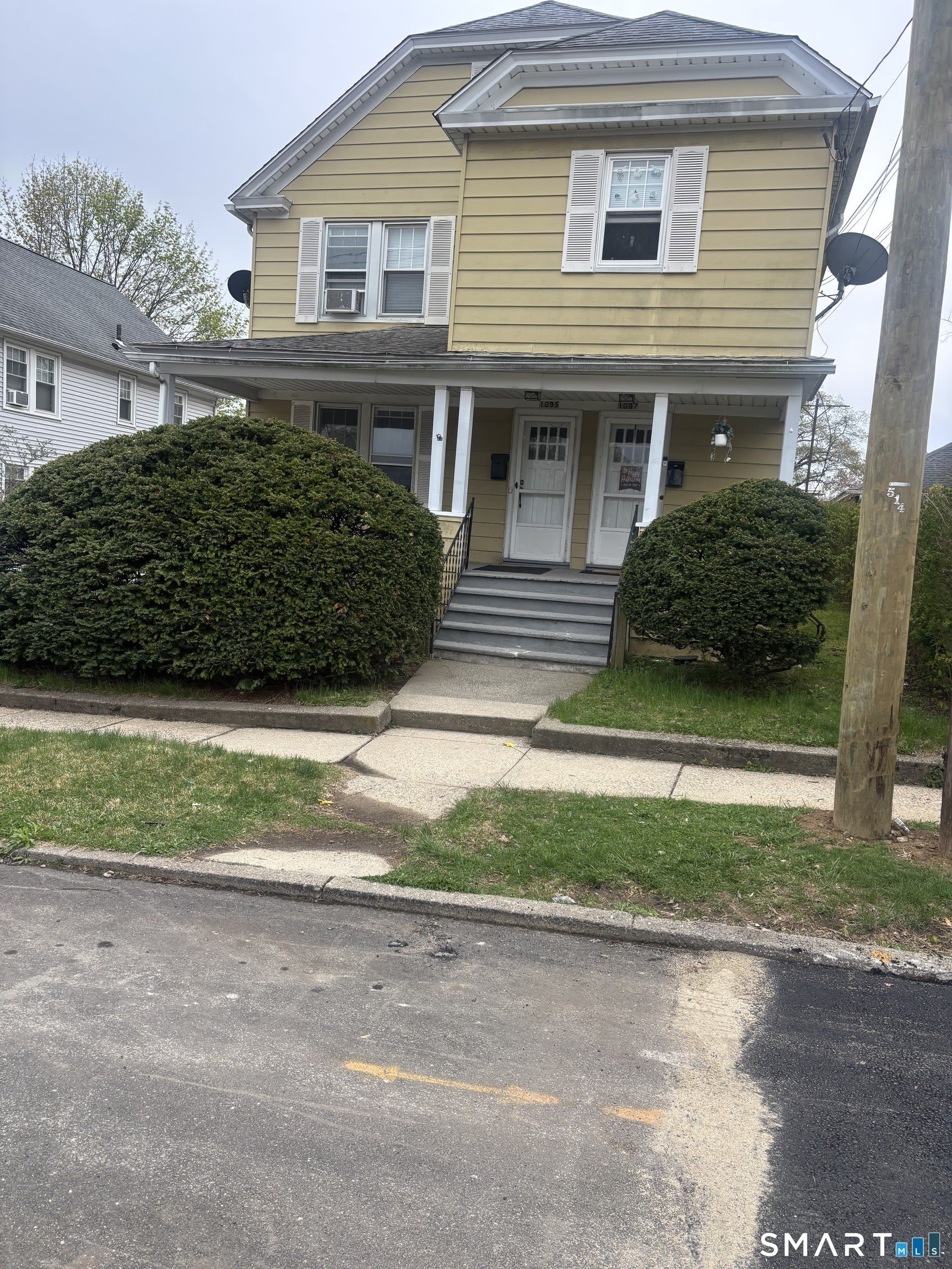 1095 Hillside Avenue – photo 1 of 8