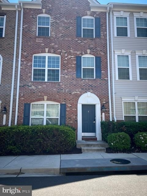 10608 EASTLAND Circle – photo 1 of 27