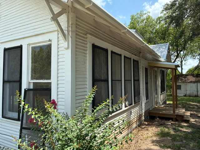 106 Lay St – photo 1 of 8