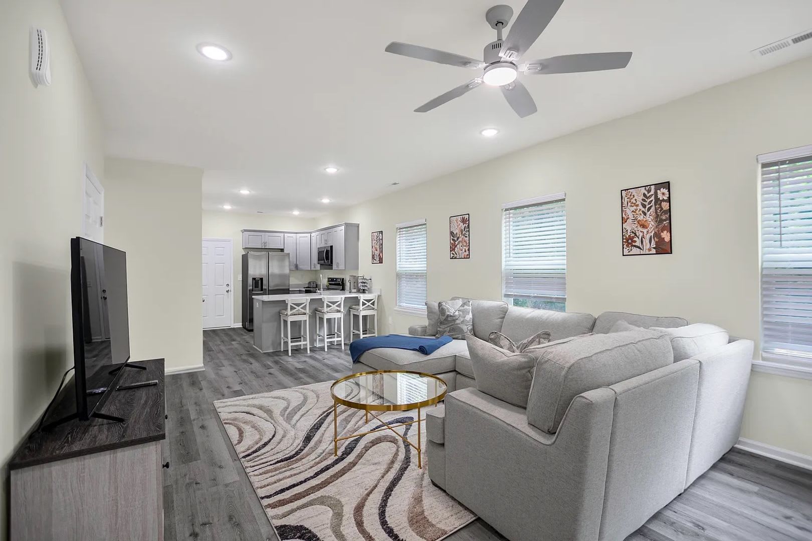 Room In 3 Bedroom Home In Charlotte – photo 1