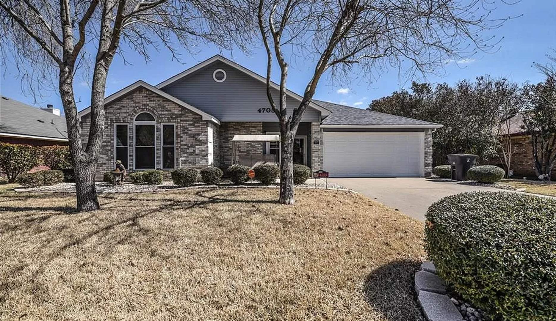 BACK TO SCHOOL RENT SPECIAL – photo 1