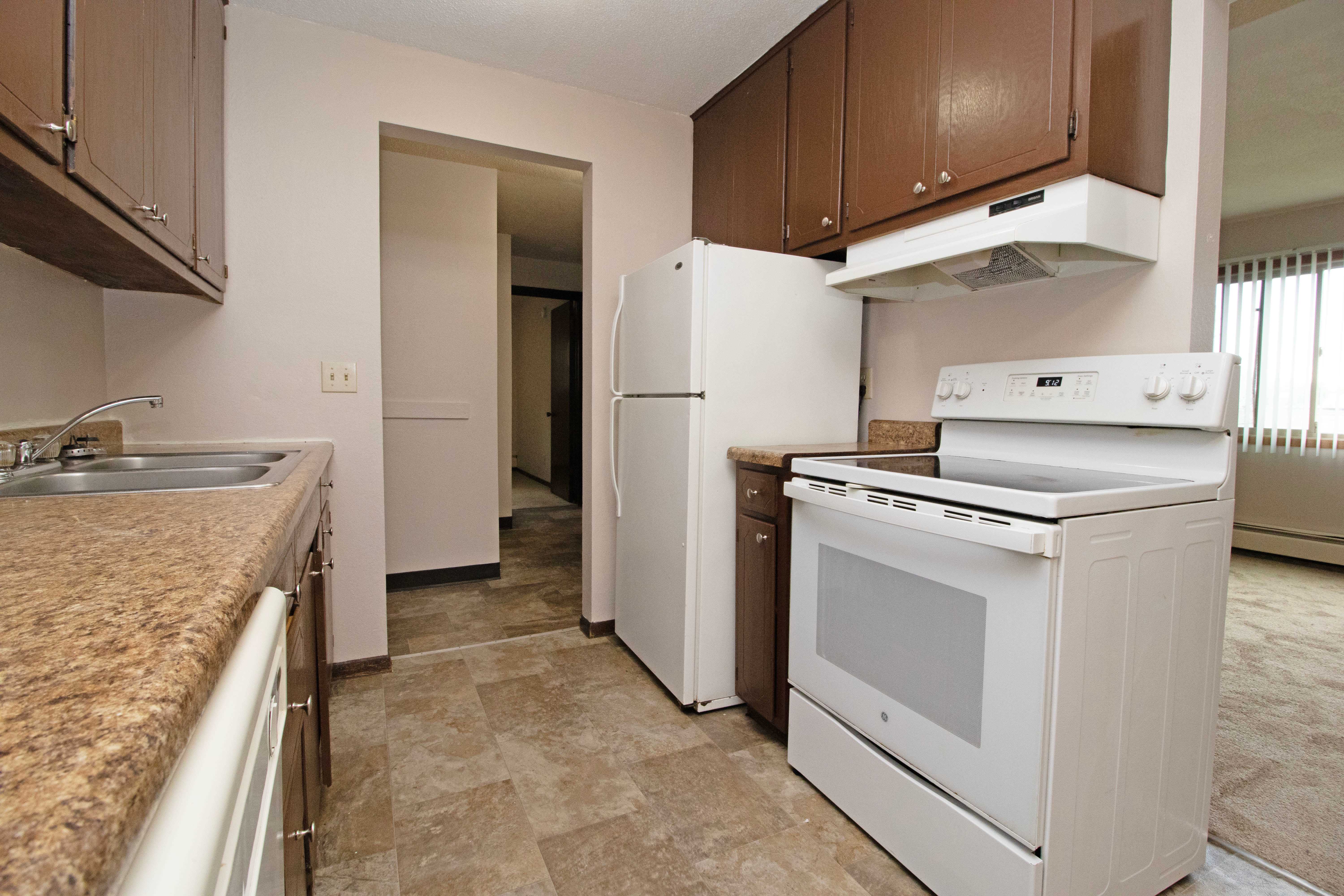 625 12th Ave N – photo 1