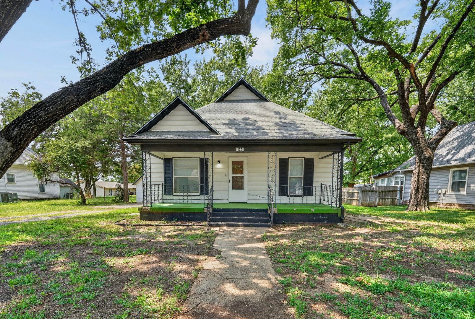 133 N Gorin – photo 1 of 16