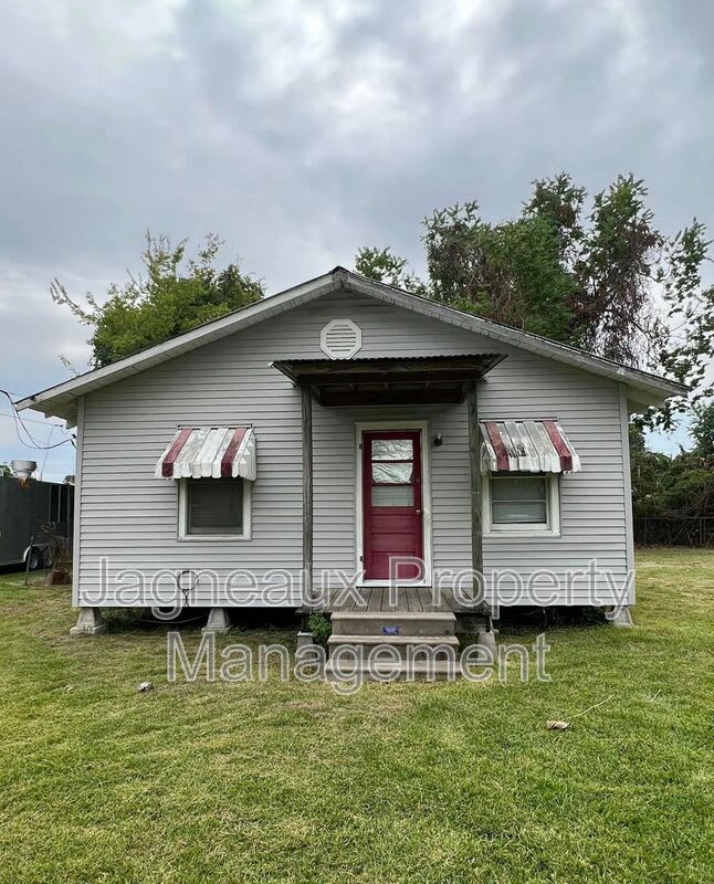 1009 Providence St. – photo 1 of 6