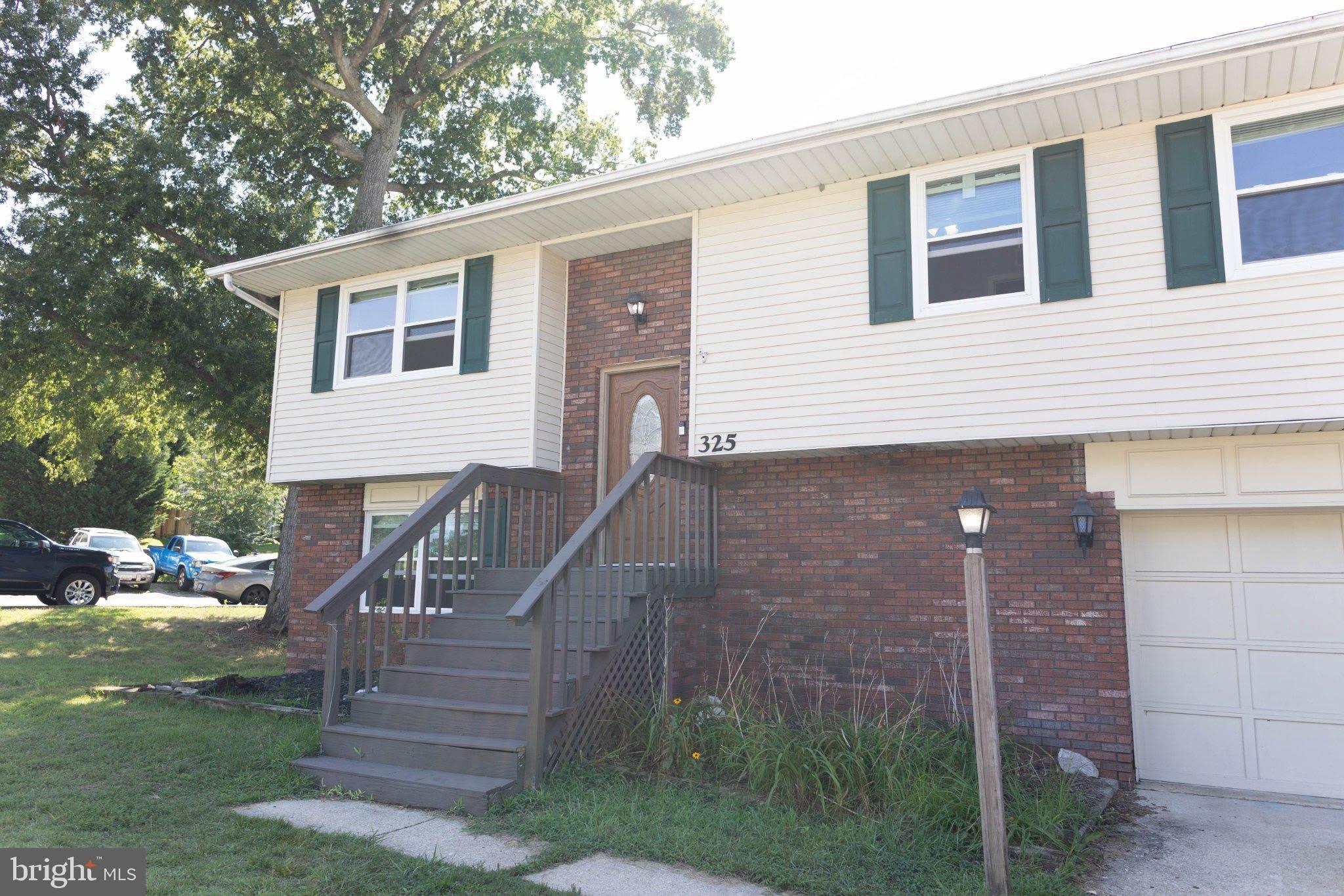 325 LONDONTOWN Road – photo 1 of 30