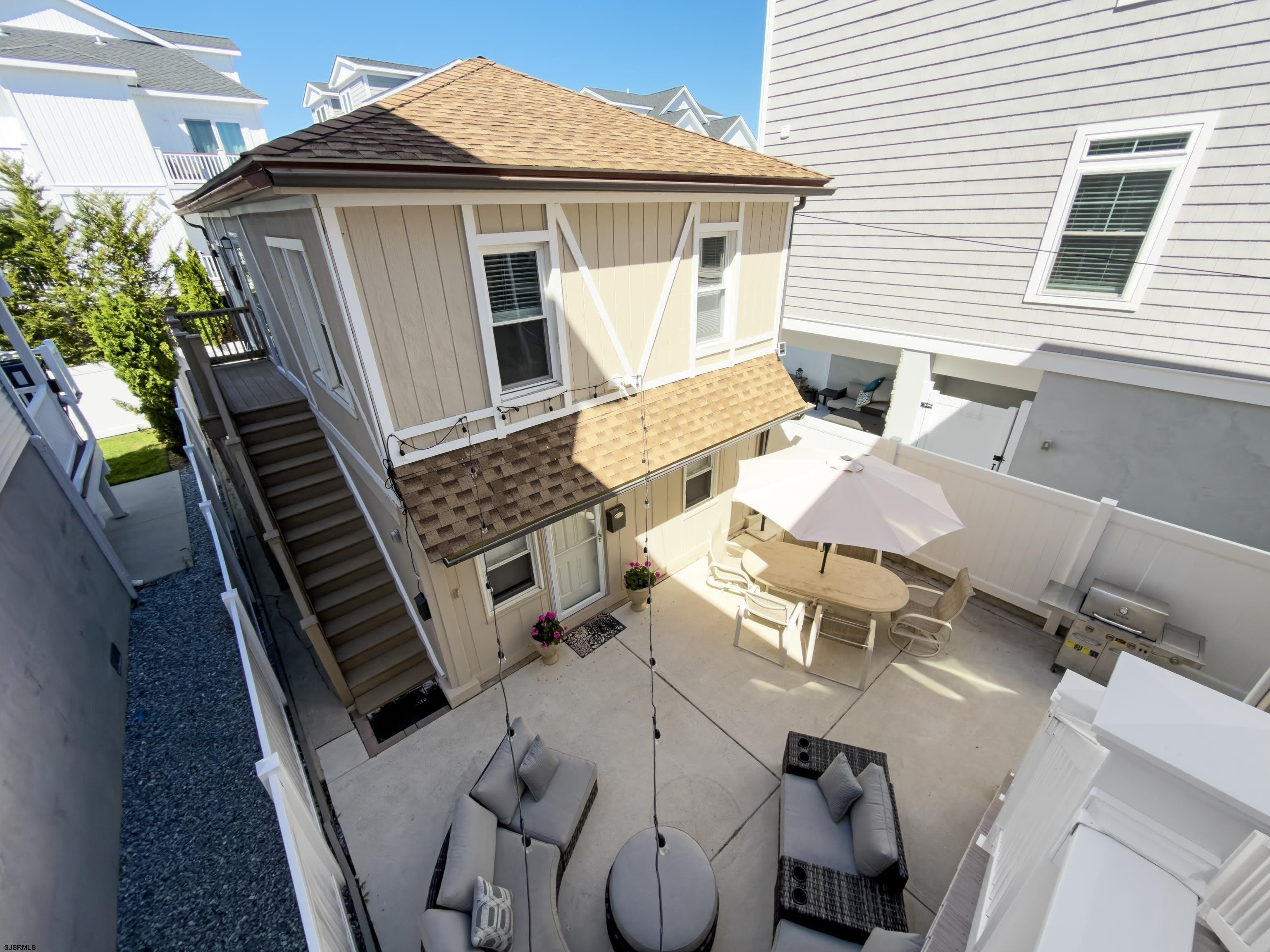14 N Adams Ave – photo 1