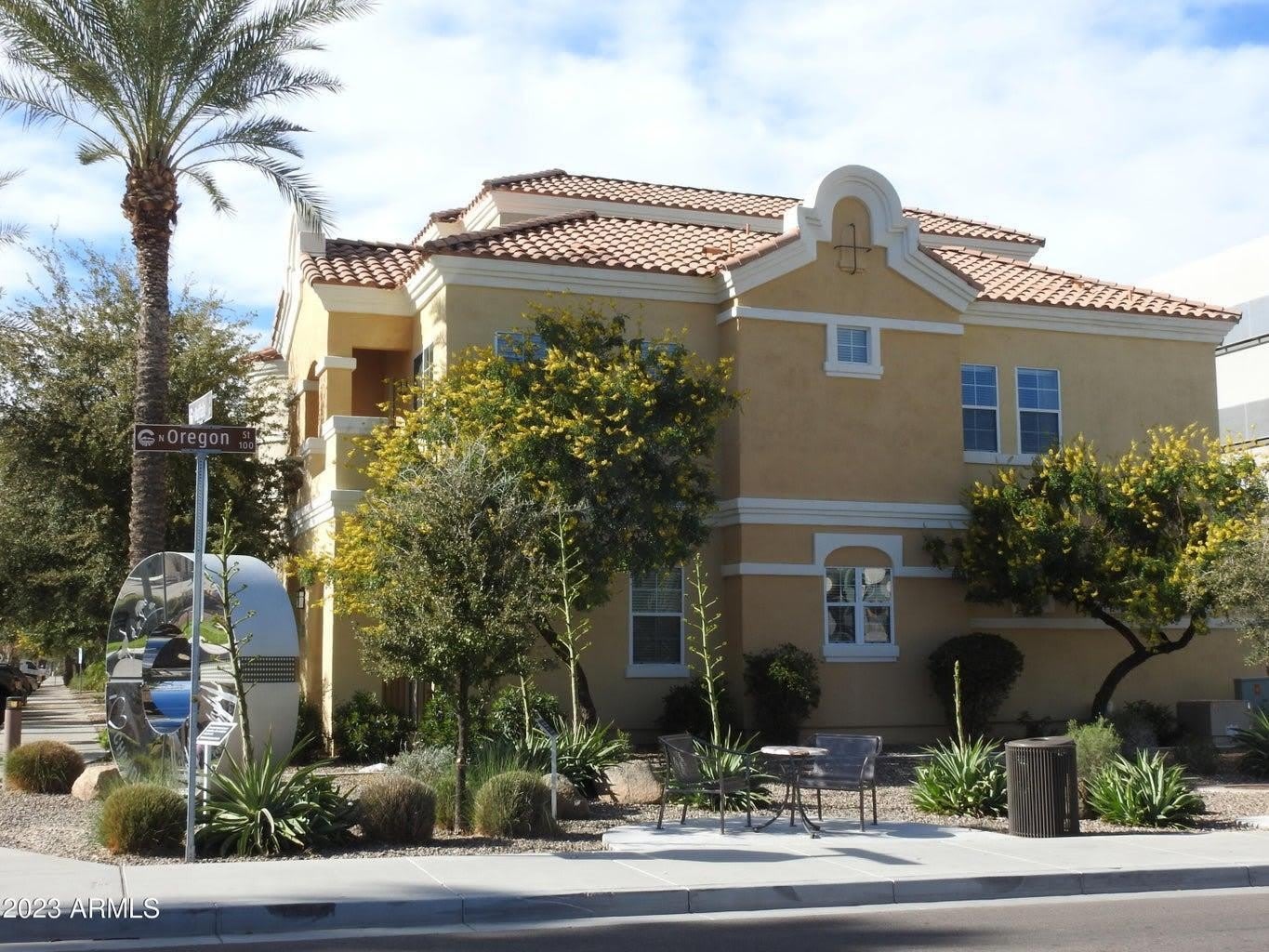 121 N California – photo 1