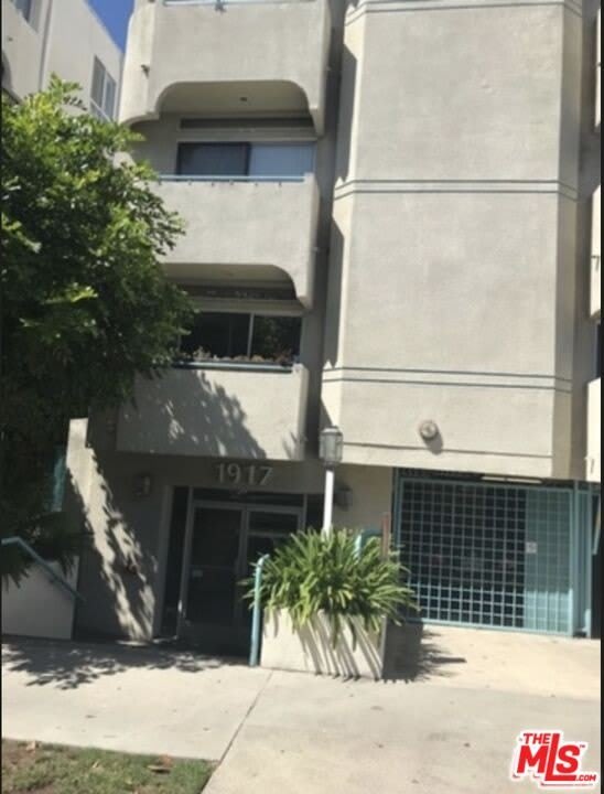 1917 Glendon Ave – photo 1