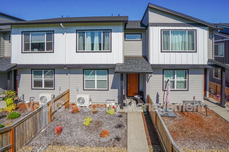 18402 Ne 46Th Pl – photo 1 of 268