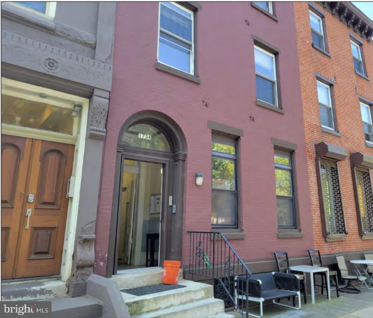 1734 W GIRARD Avenue – photo 1