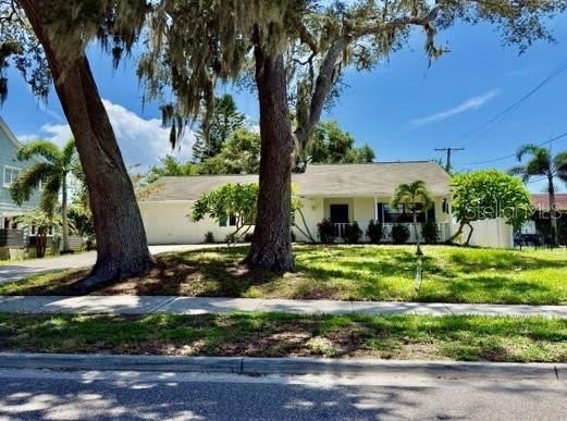 217 S Spring Boulevard – photo 1 of 34