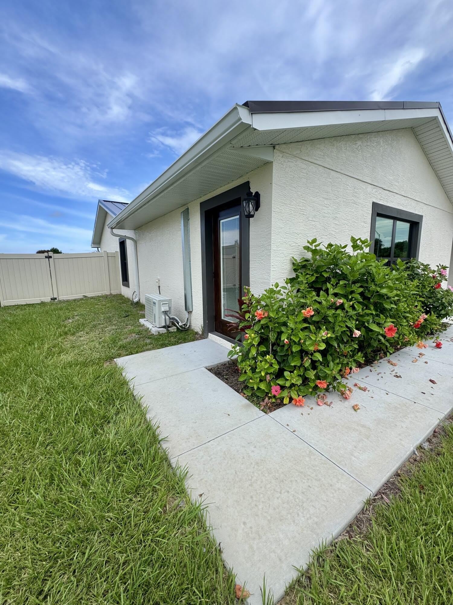 2381 SE Pinero Road – photo 1