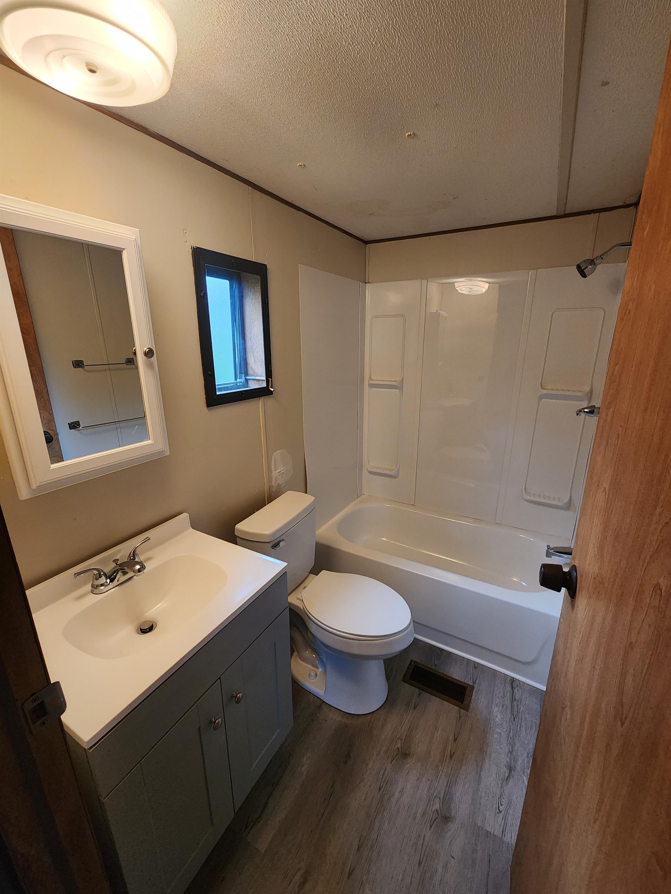 2966 Laird Avenue – photo 1 of 9