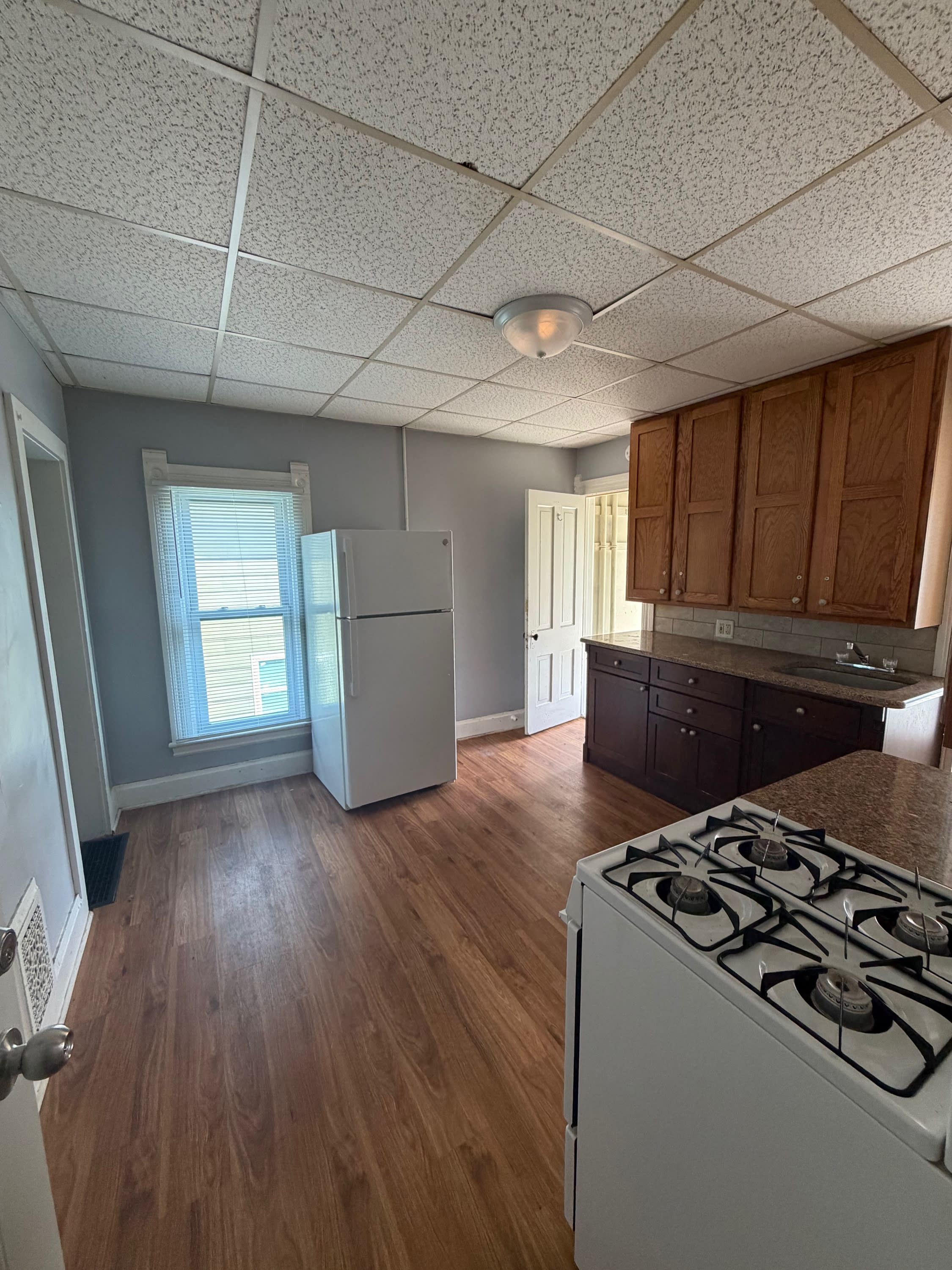914 Washington Street 3 – photo 1 of 299