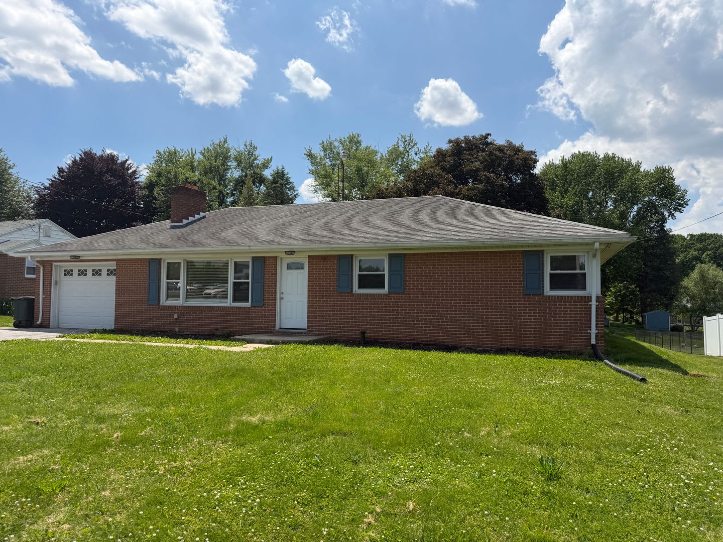 1862 POWDER MILL RD. YORK, PA 17402 **SINGLE FAMILY HOME** – photo 1 of 32