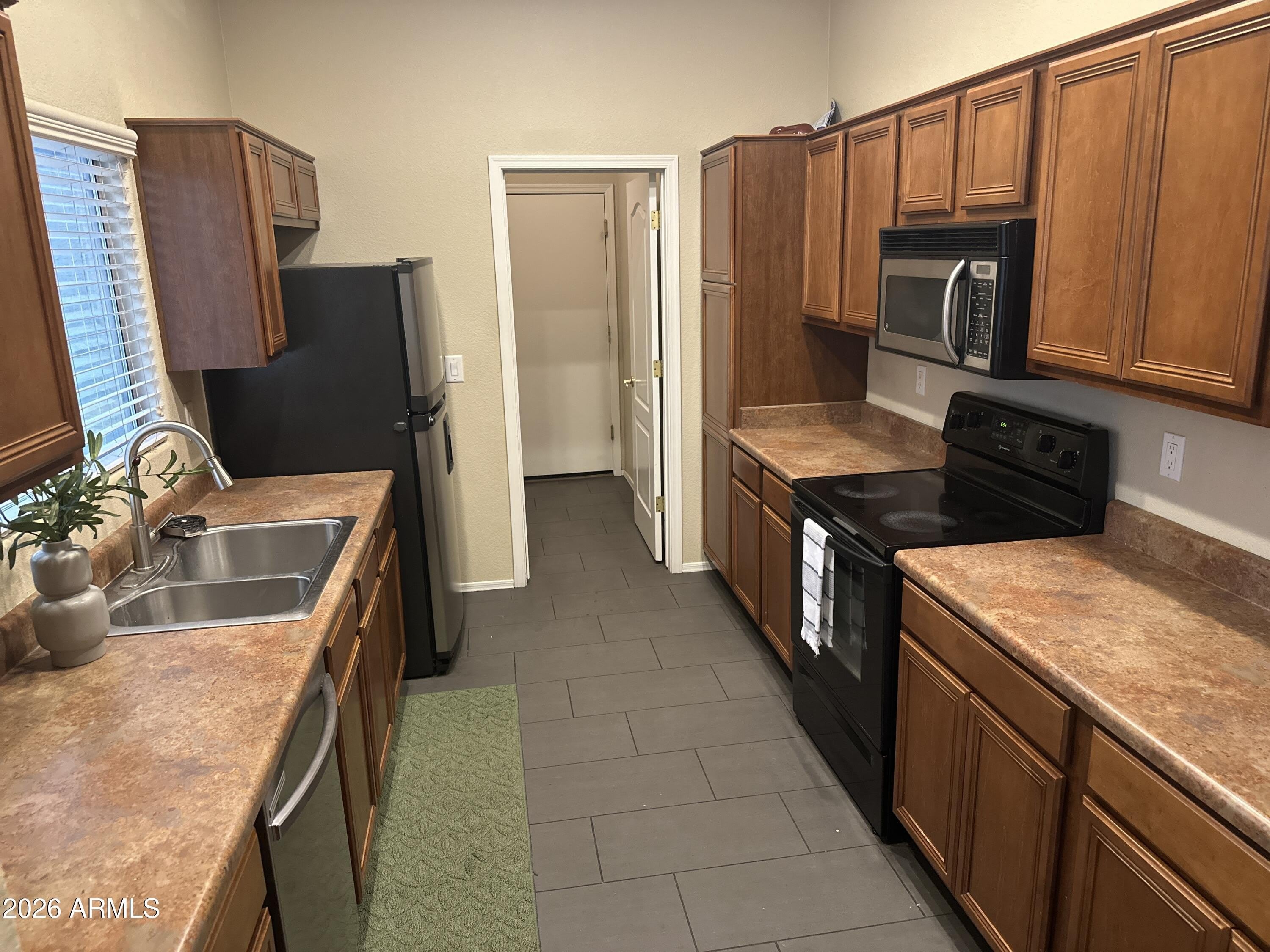 8009 W BECK Lane – photo 1