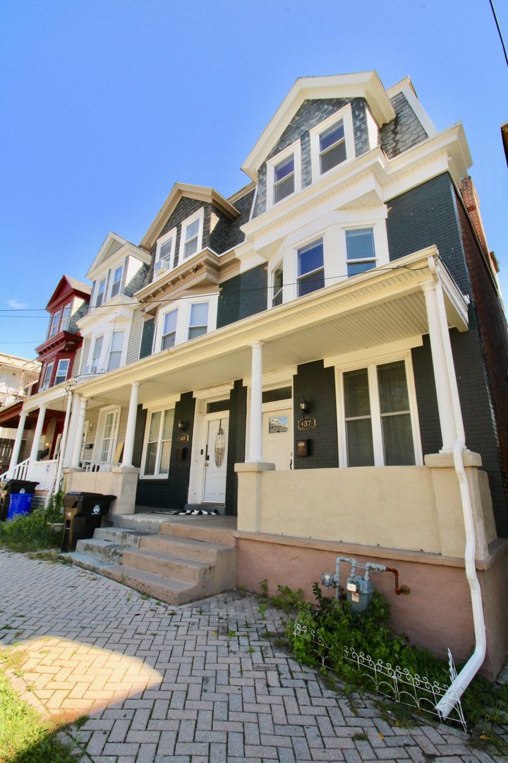 Gorgeous Single Family Home in Midtown – photo 1