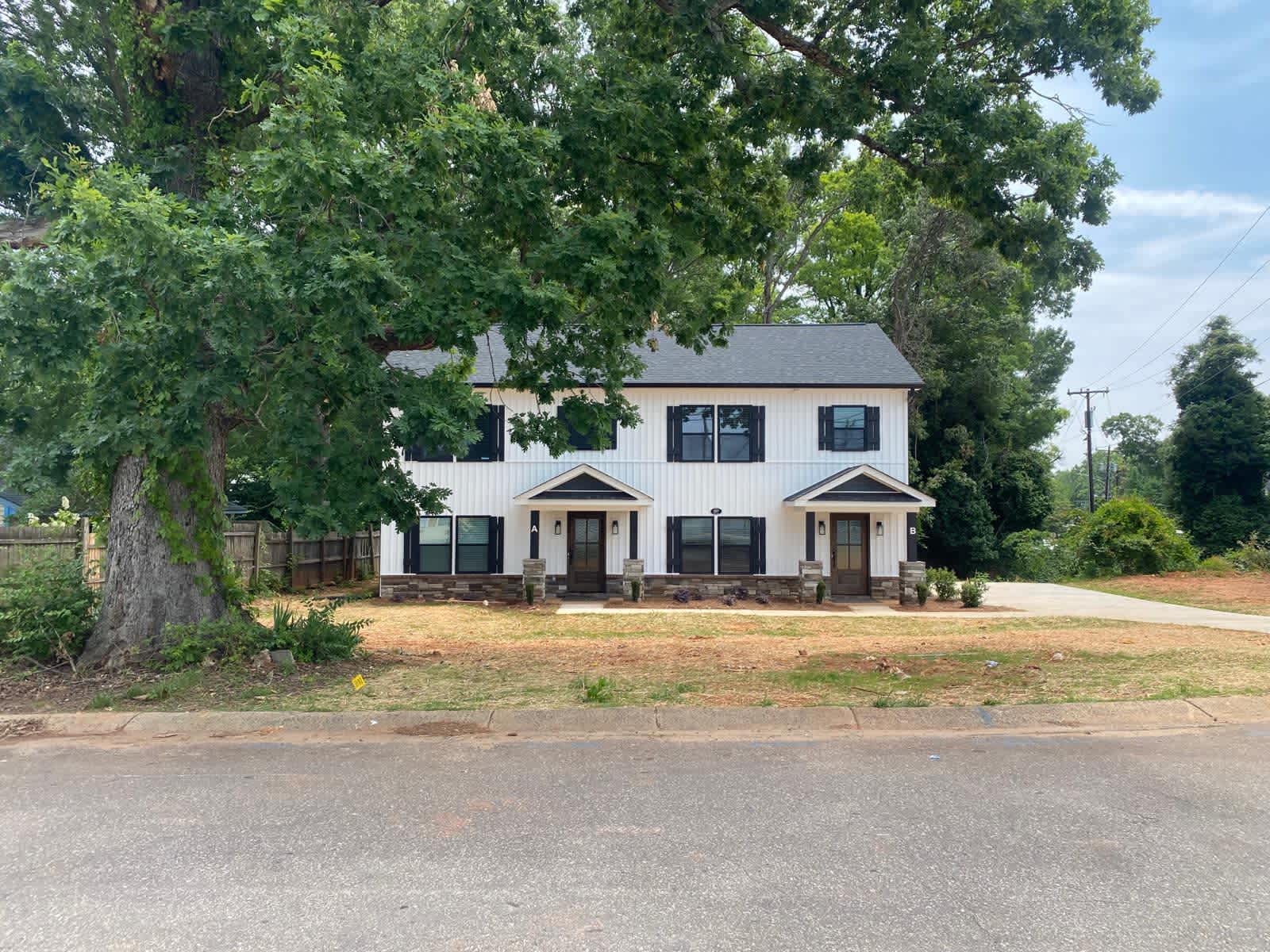 207 Potts Street A – photo 1 of 108