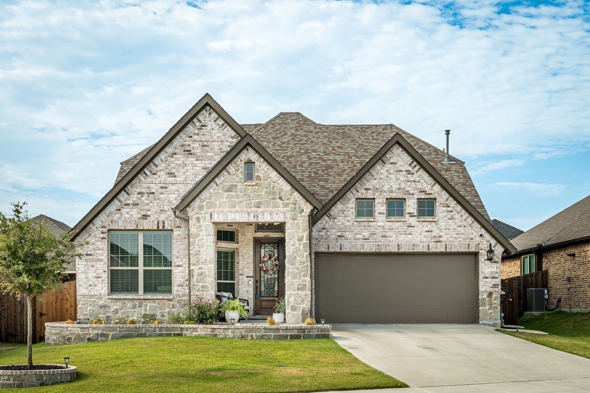209 Michael Drive – photo 1
