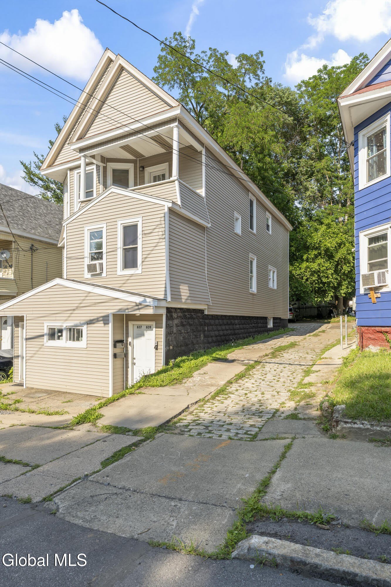 635 Crane Street – photo 1 of 20