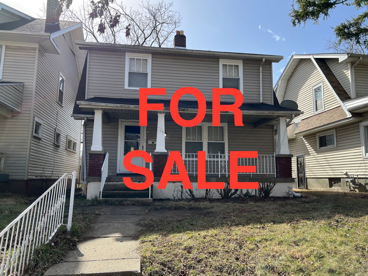For Sale Large 3 Bedroom – photo 1