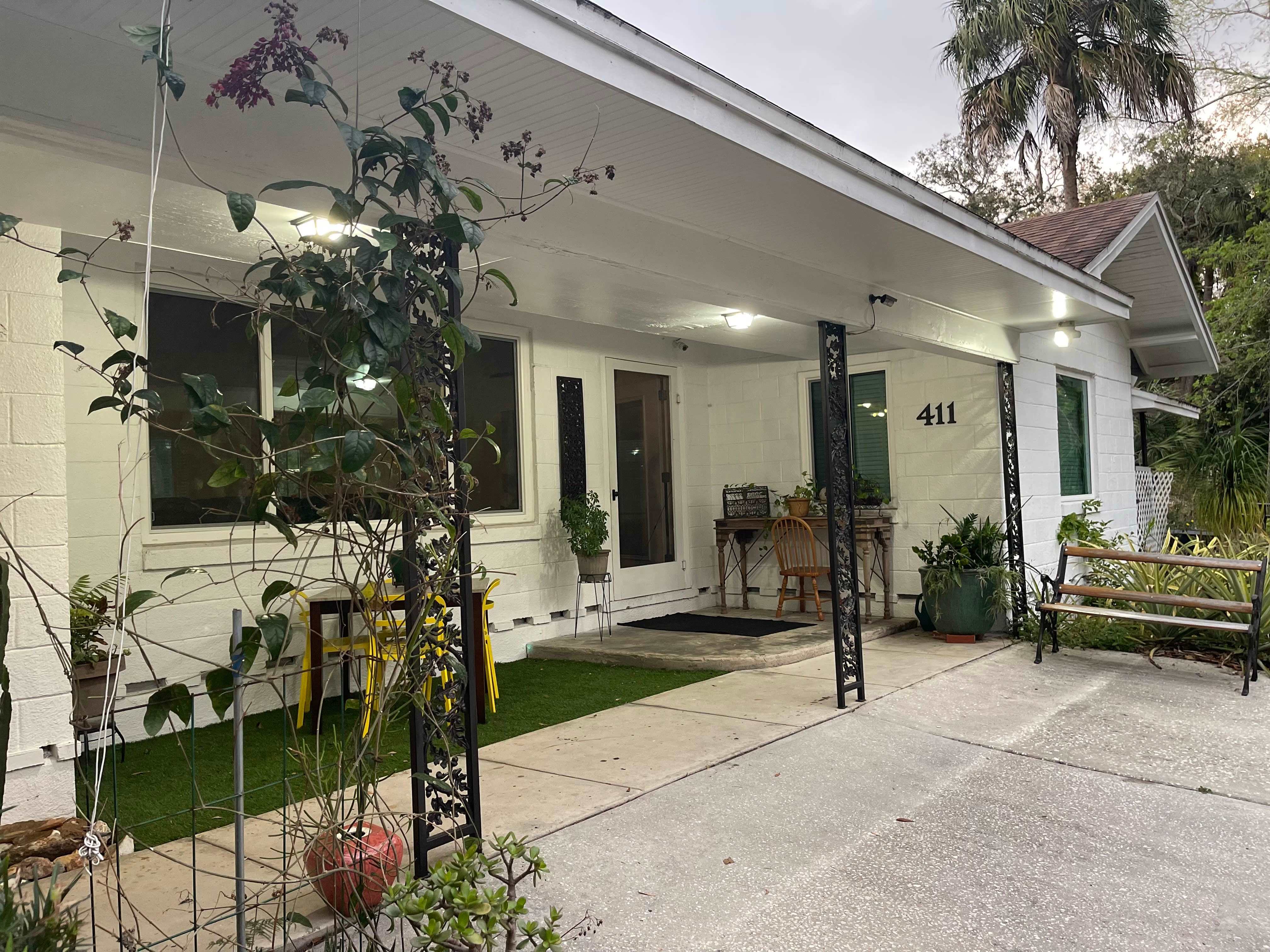 411 West Flora Street – photo 1