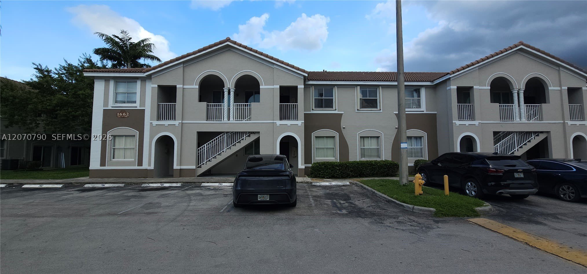 1662 SE 27th Dr – photo 1