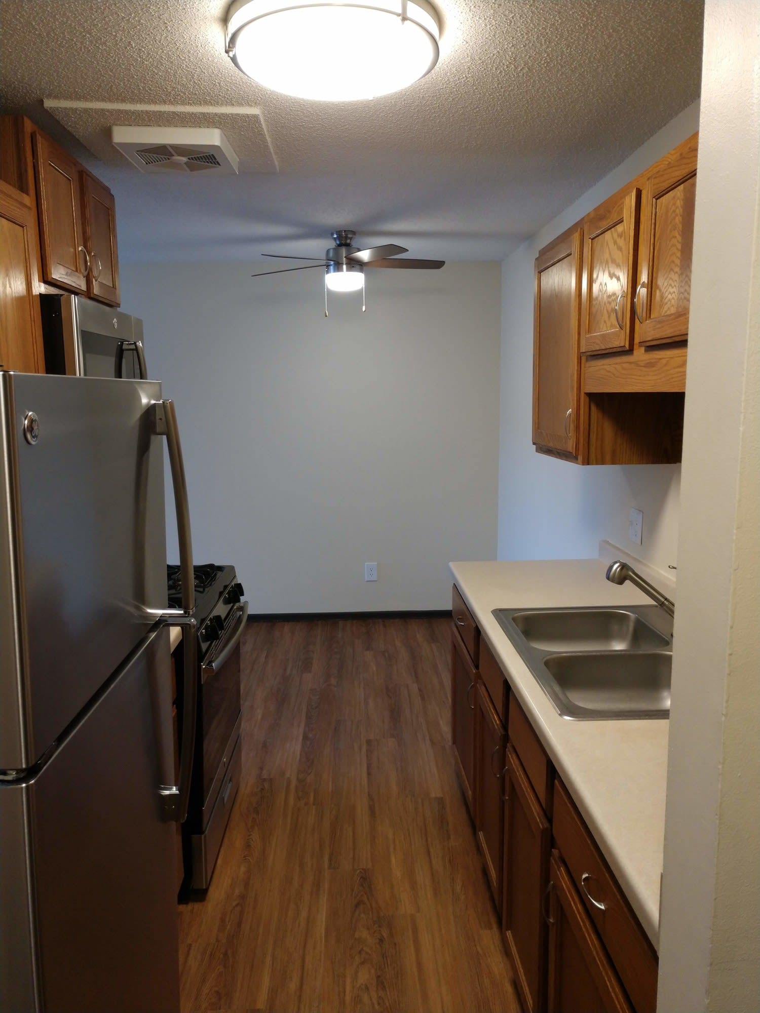 Minnetonka Heights – photo 1 of 7