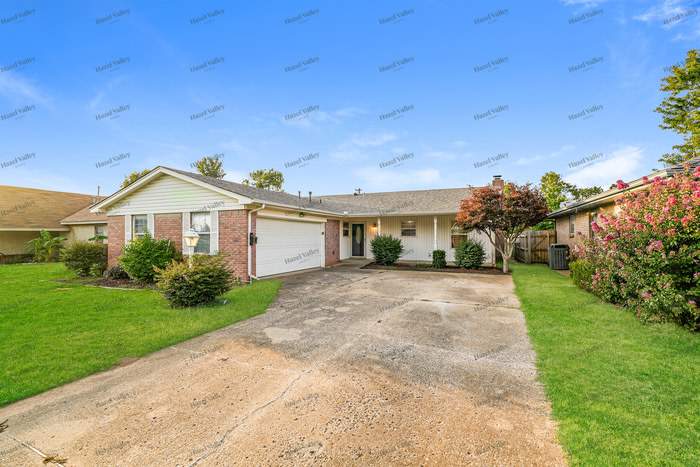 23 West Stadium Road – photo 1