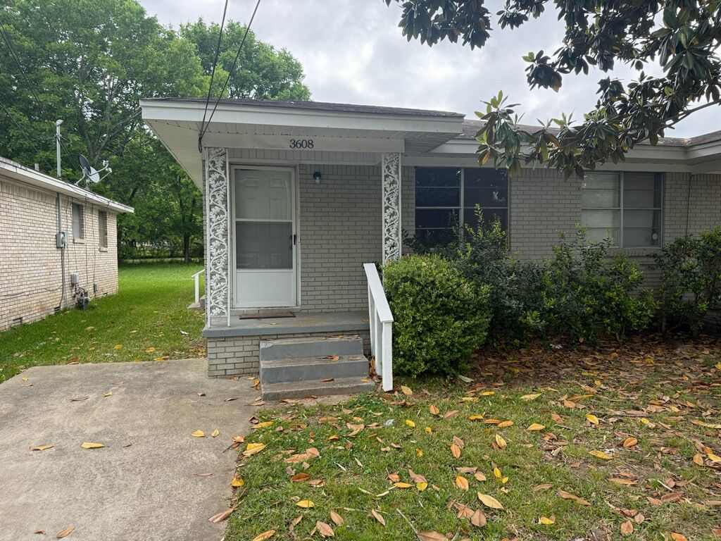 3608 Willow St – photo 1