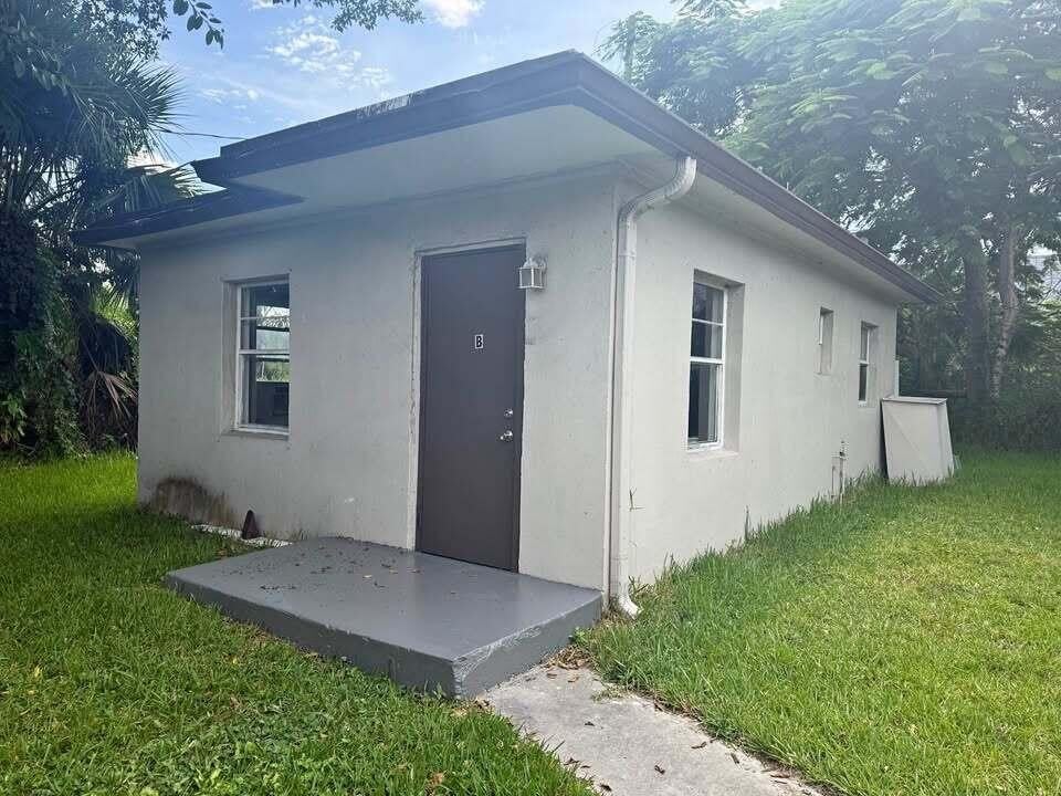 2960 CHICKAMAUGA Avenue – photo 1 of 10