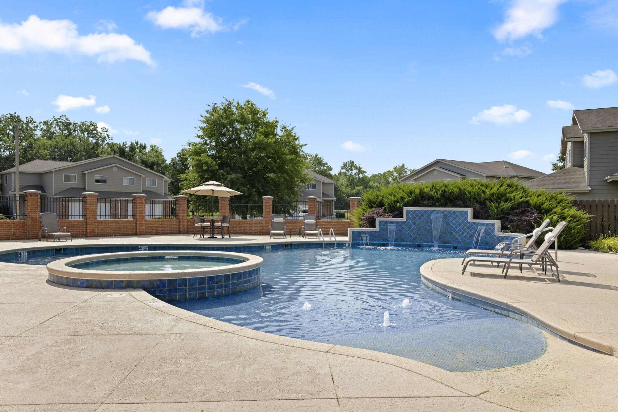 Pebblebrook Apartments – photo 1 of 106