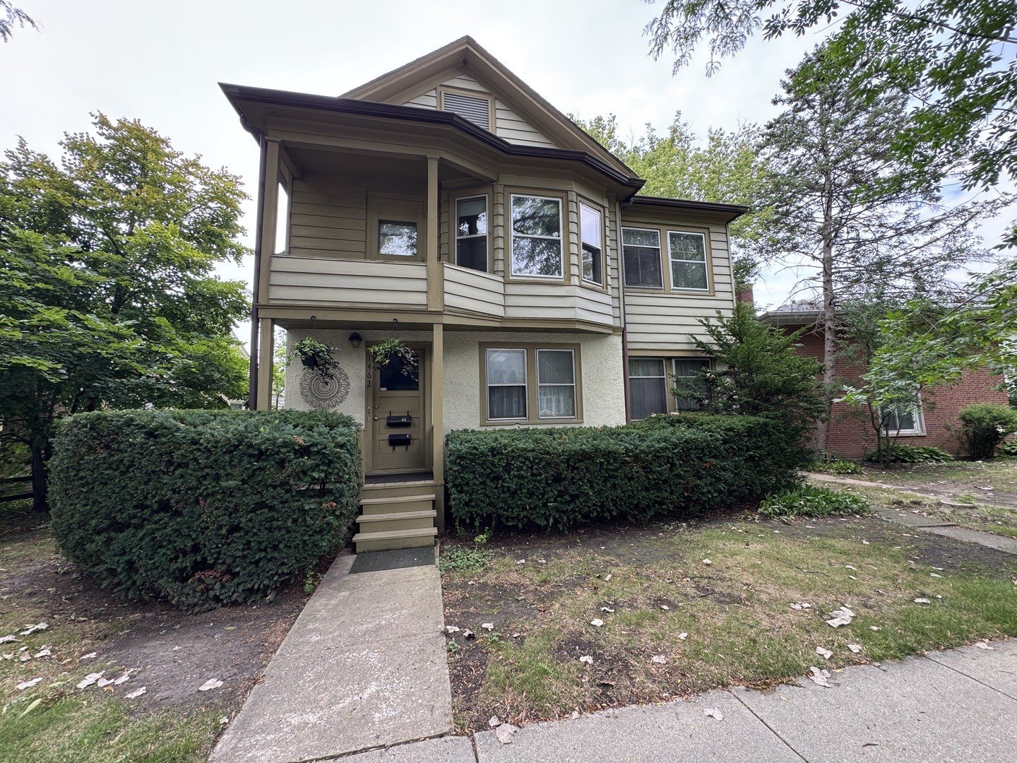 1462 Wilmette Avenue – photo 1 of 11