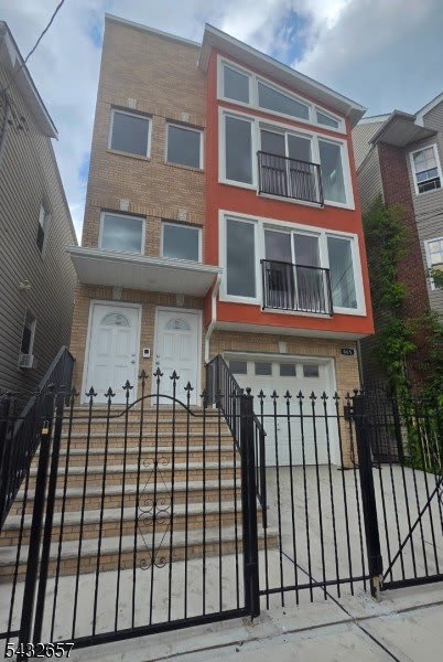465 Hawthorne Ave – photo 1