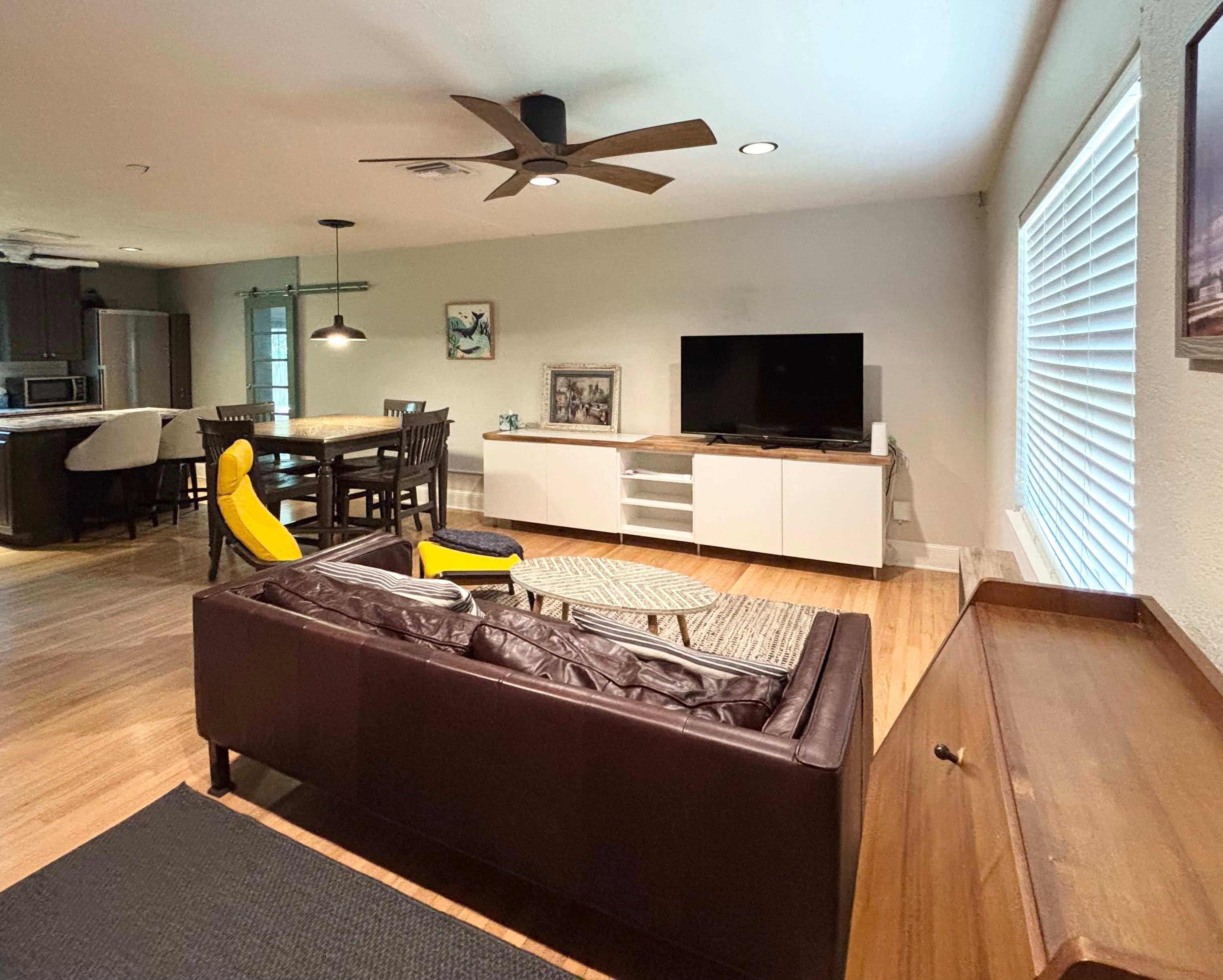 216 East Kaley Street – photo 1