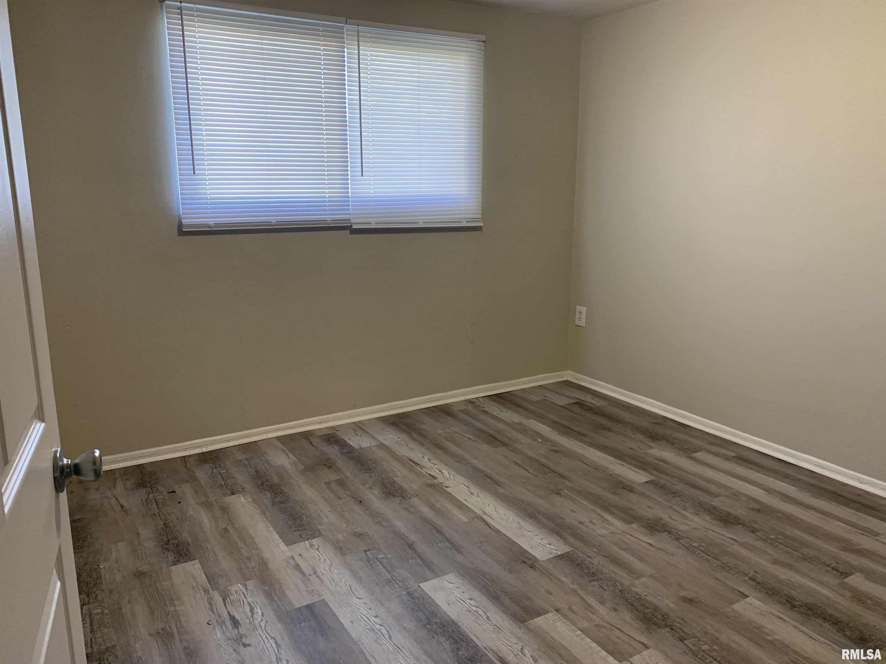 1301 N 10TH Street – photo 1 of 14