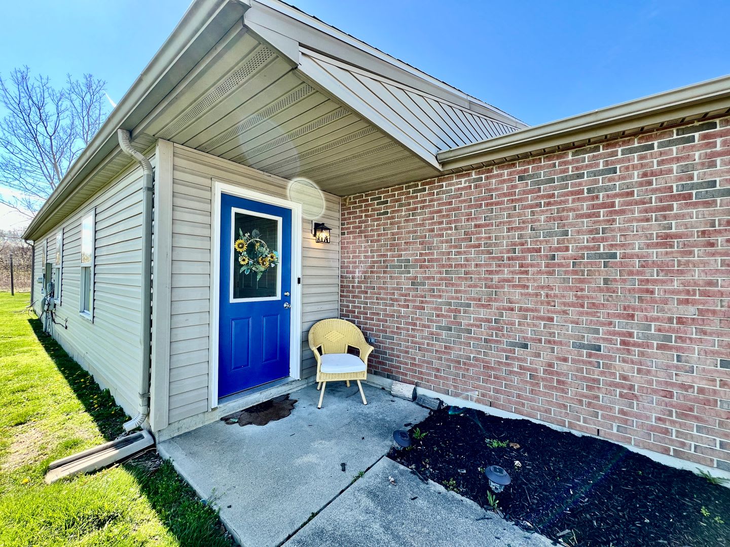 3 Bedroom 1 Bathroom Attached House – photo 1 of 20