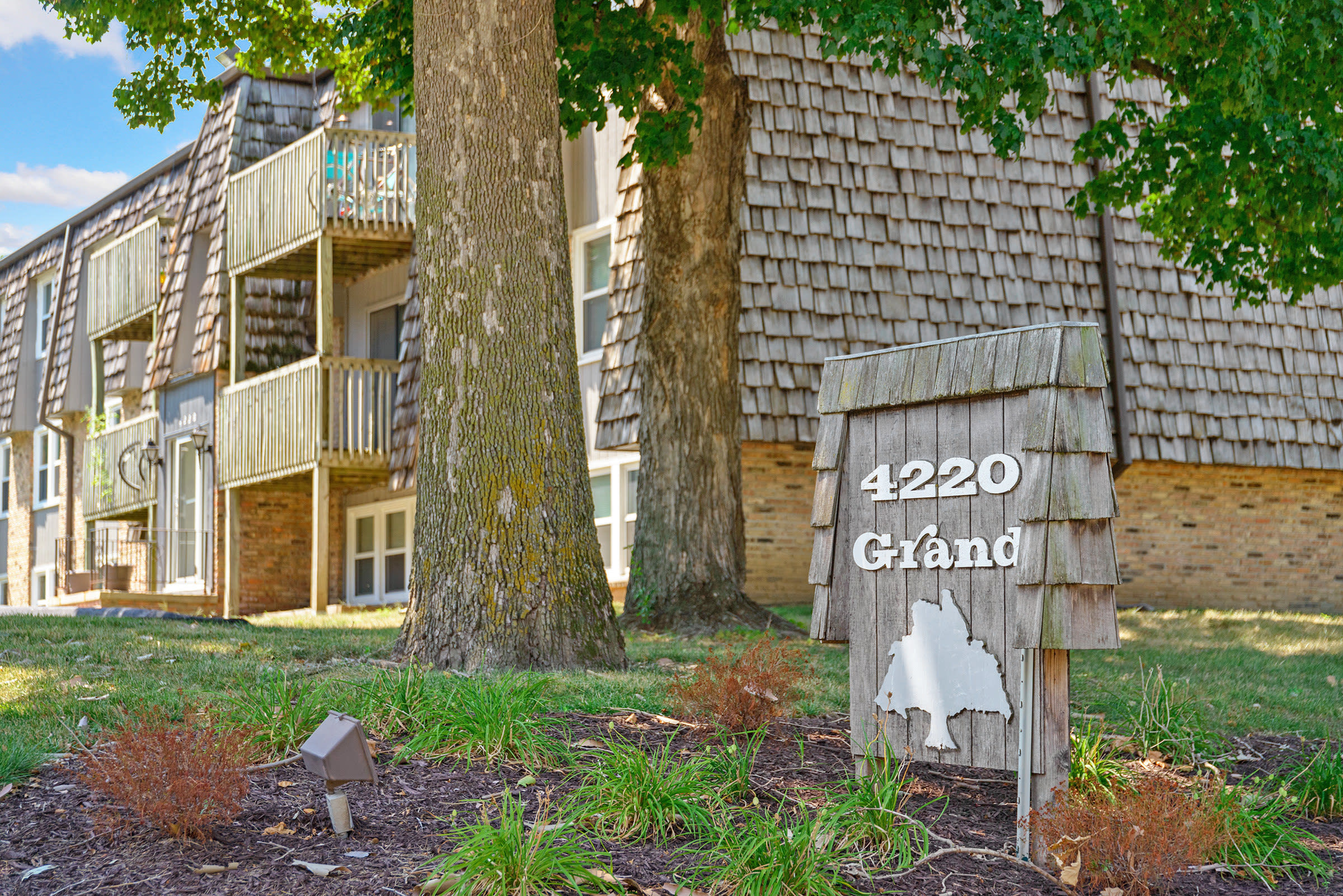 The 4220 Grand Apartments – photo 1