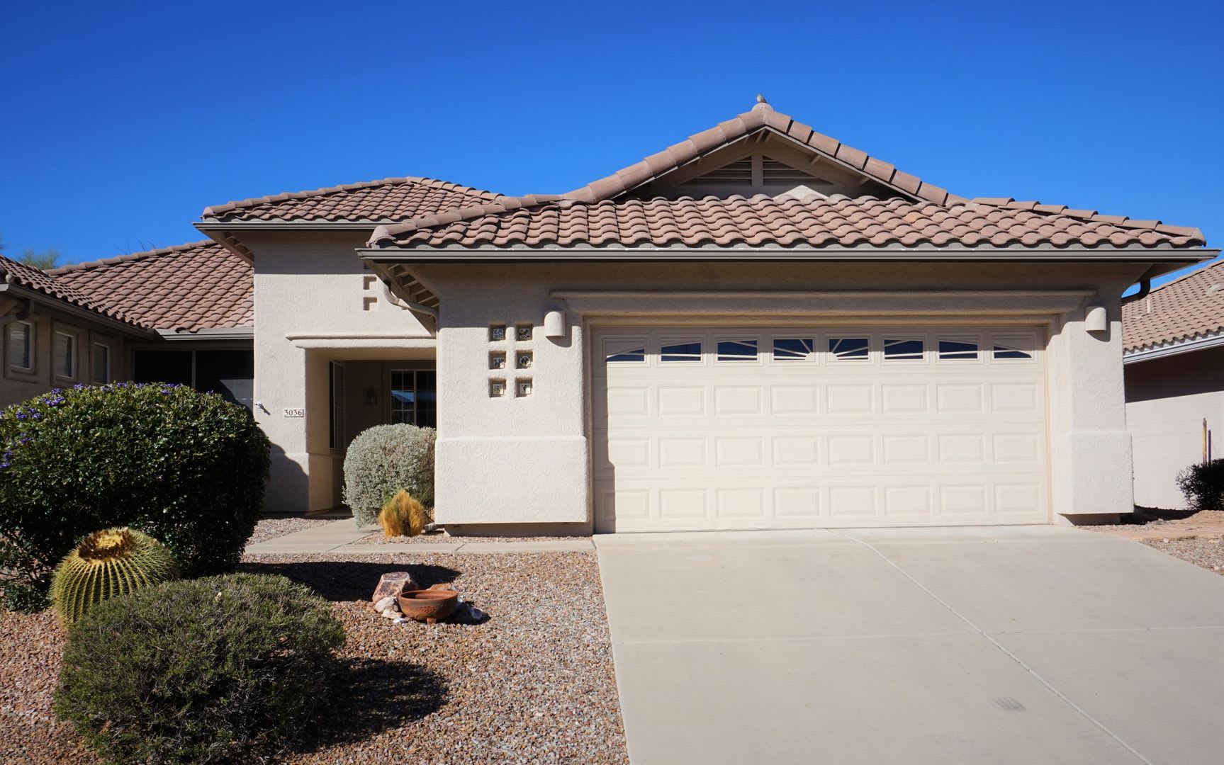 55 Gated Community Fully Furnished Month To Month Term Lease – photo 1 of 192